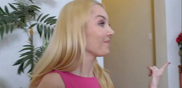  WTF! Stepsister Karla Kush and Aunt Aaliyah Love Surprise SEX